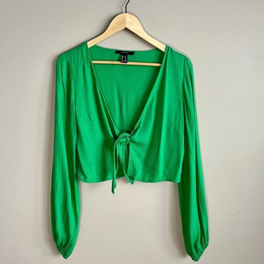 FOREVER 21 | Green Tie Front Long Sleeve Blouse (size medium)